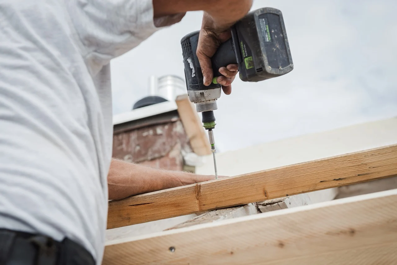 frick-holzbau-dachfenster-dach-winnenden-konstruktion-velux Frick Holzbau: Einbau eines Dachfensters in eine Dachkonstruktion Winnenden